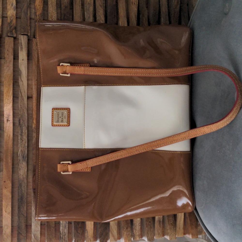 Dooney & Bourke tote